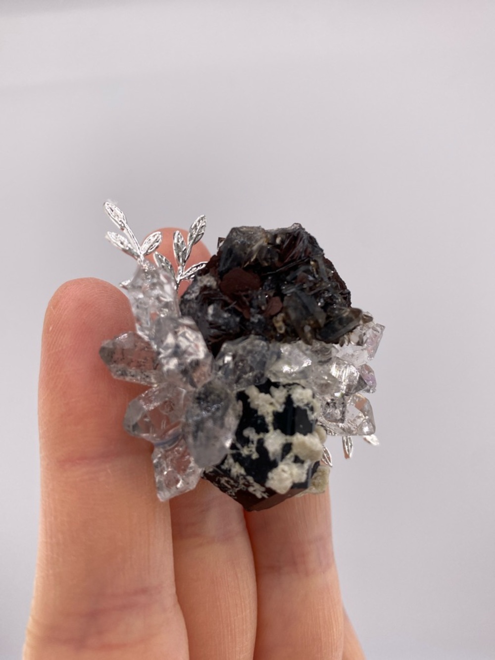 Dark Calcite & Herkimer Diamond Crystal Cluster ring with Amethyst Accent - Picture 4 of 8